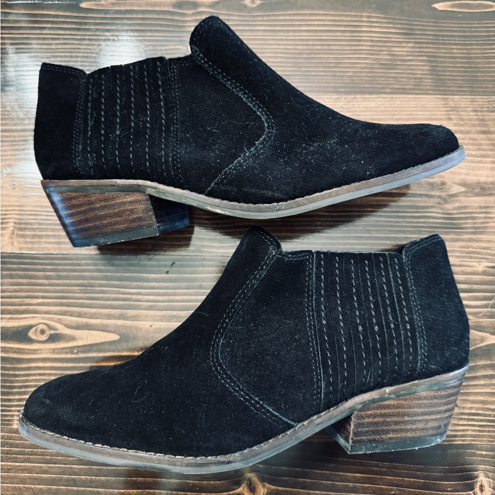 NWOB Lucky Brand Folley Western Black Suede Ankle Booties‎